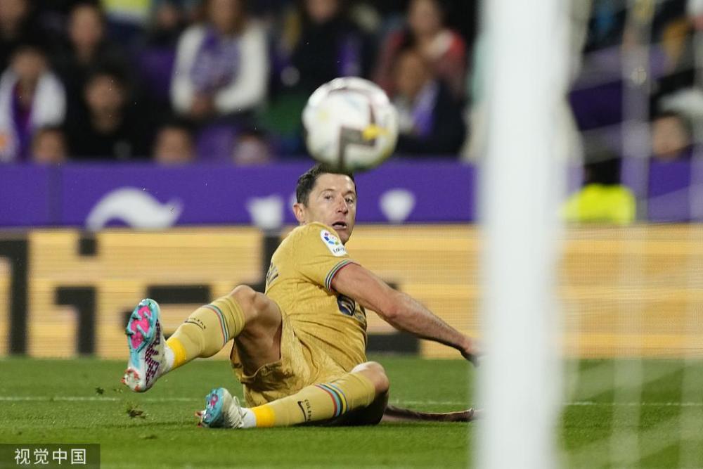  菲尔特进攻多点开花，德甲防线难以招架