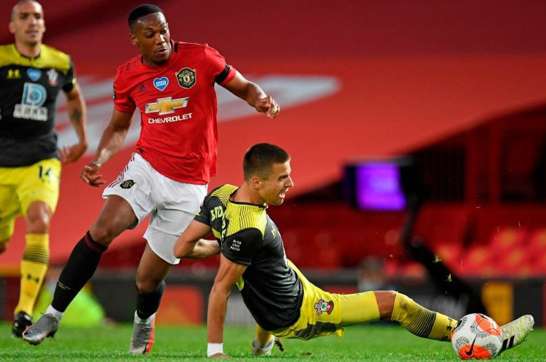  兰斯密集防守策略奏效客场零封特鲁瓦取三分